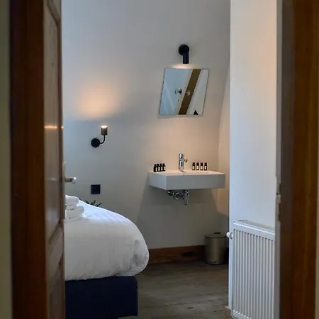 Château De La Chapelle *