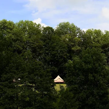 Château De La Chapelle *