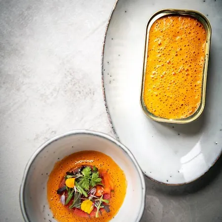 Château De La Chapelle *