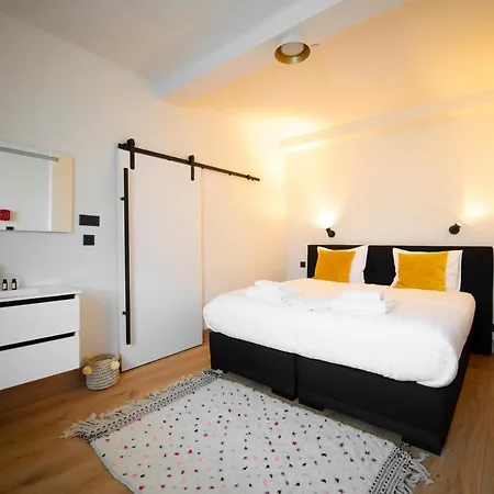 Château De La Chapelle *