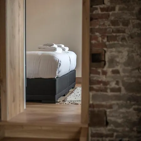 Chateau De La Chapelle Bed & Breakfast *