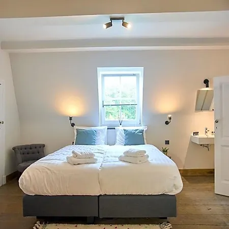 Bed & Breakfast Chateau De La Chapelle Anthisnes
