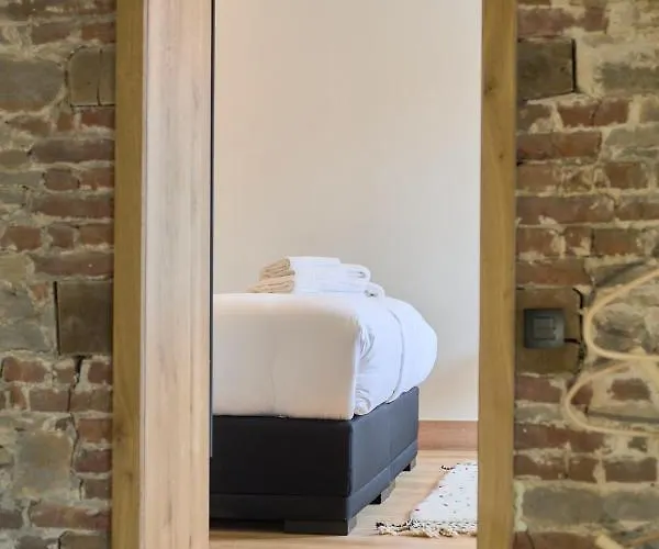 Château De La Chapelle *