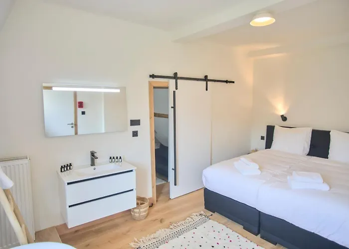 Château De La Chapelle